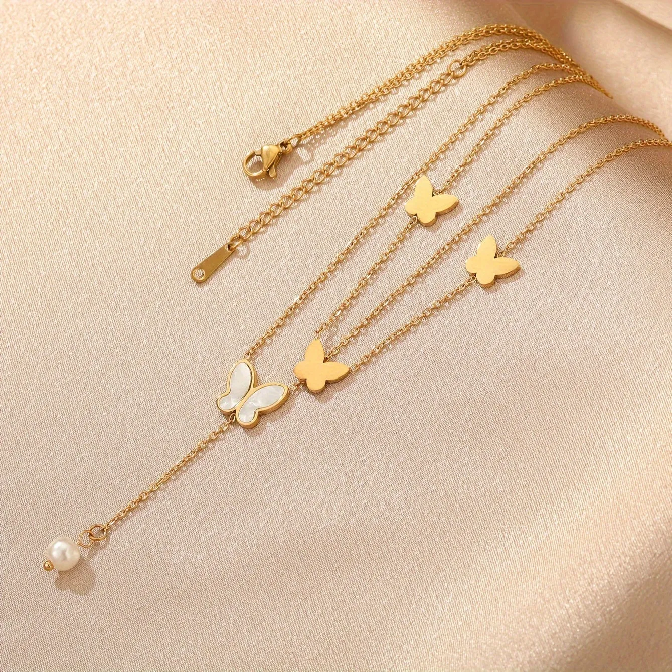 1pc Stainless Steel 18K Gold Plated Double Layered Butterfly Necklace, Elegant And Romantic Style, Ideal For Gift-giving Lady, Daily Commute And Holiday Party Wear