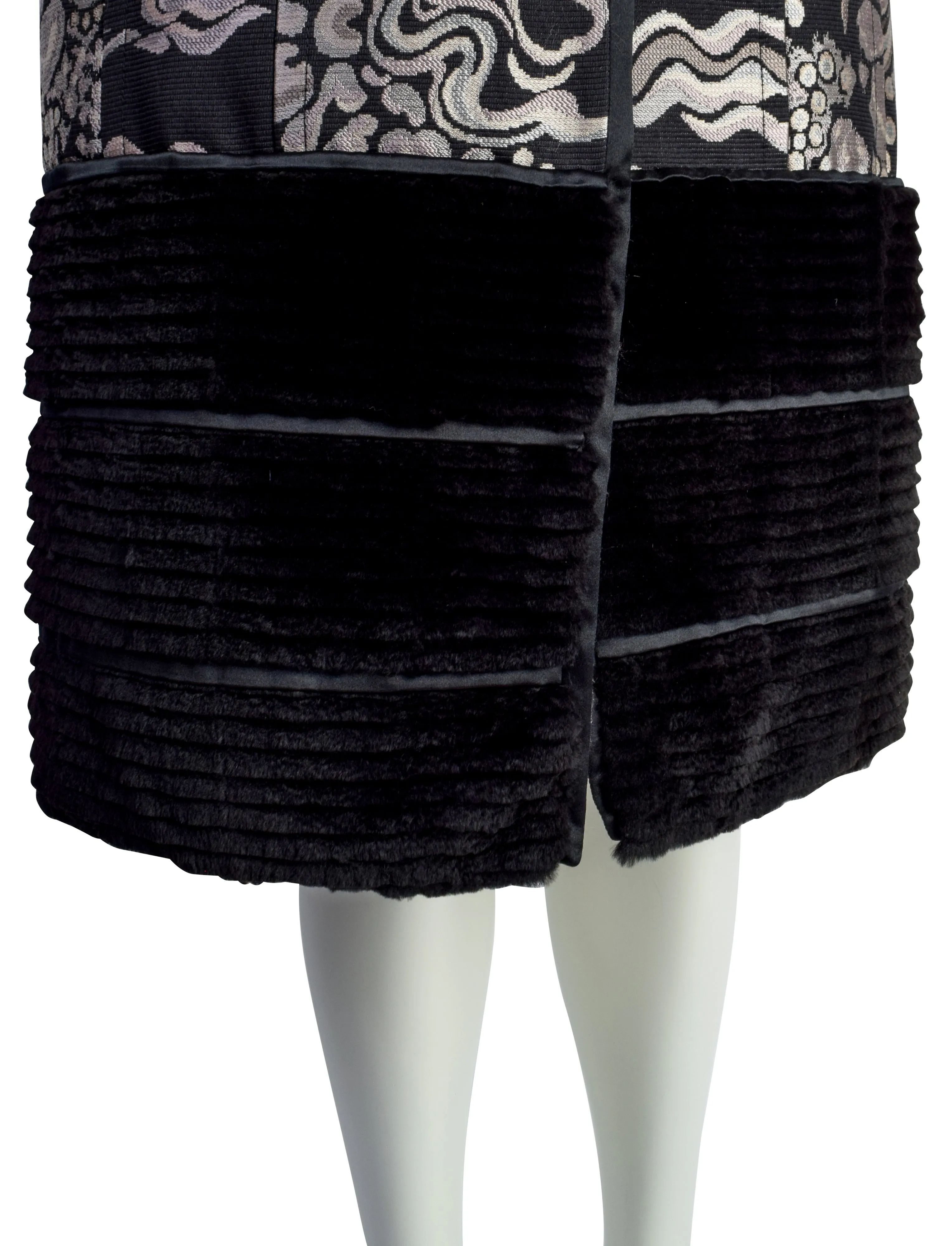 Yves Saint Laurent by Tom Ford Vintage AW2004 Iconic Chinoiserie Scenic Jacquard Fur Trim Coat